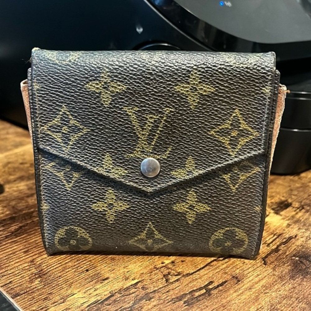 LV Louis Vuitton Victorine Compact Wallet Monogram Canvas Luxe